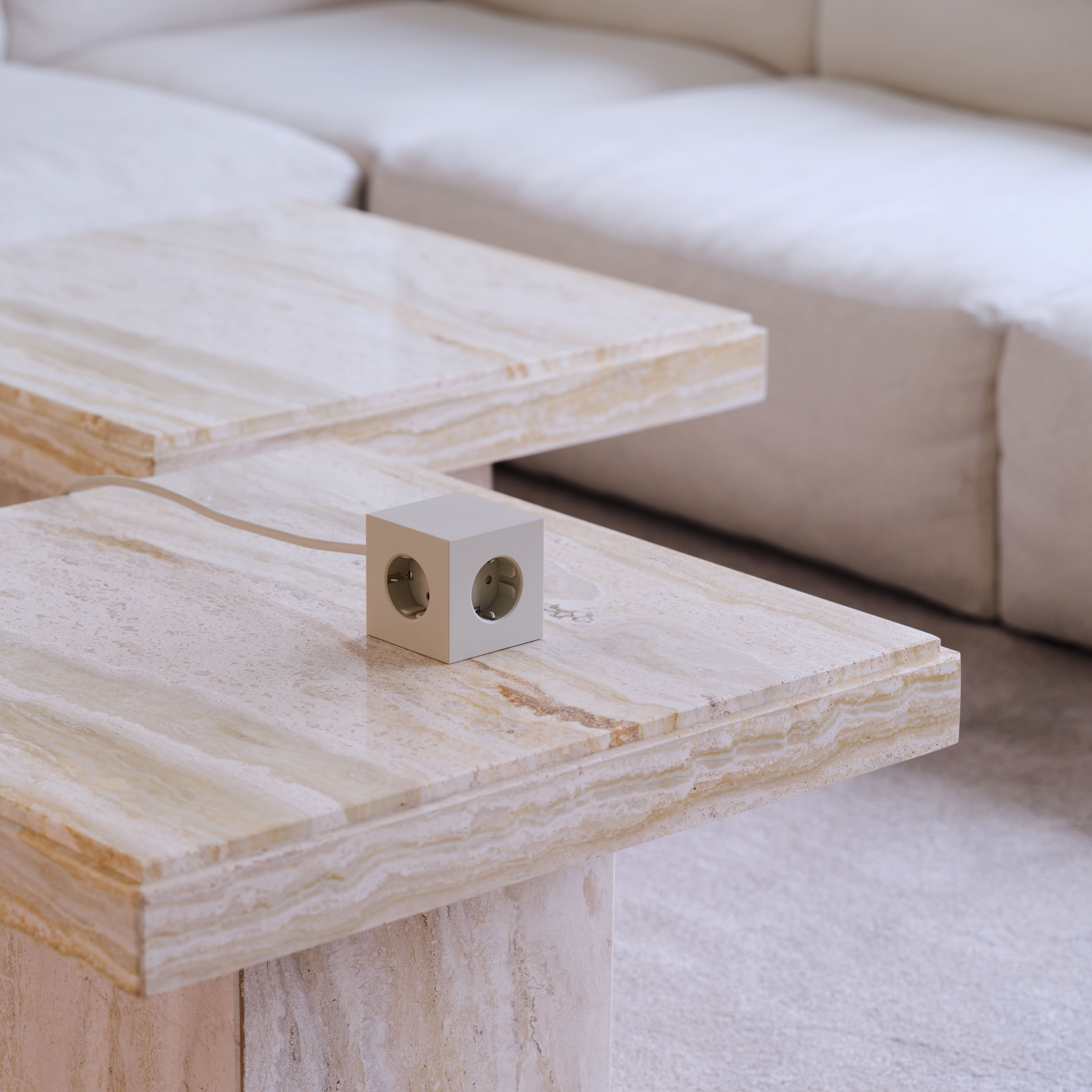 Square 1, USB-C & magnetisk stikdåse - Nomad Sand